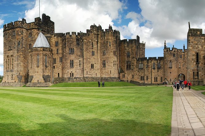 1 Day Alnwick Castle, Holy Island & Scottish Borders - From Edinburgh into the Scottish Borders: the drive sets the mood