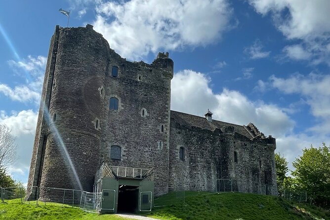 1 Day Castles, West Highlands and Loch Lomond Tour from Edinburgh - Guides make the whole thing work: what to listen for
