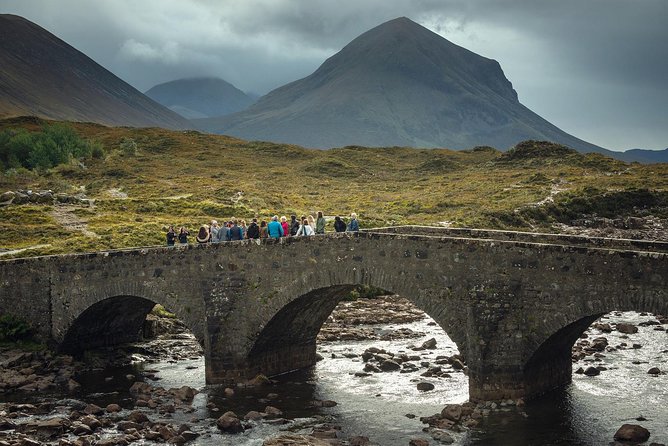 3-Day Isle of Skye Inverness Highlands and Glenfinnan Viaduct Tour from Edinburgh - Glenfinnan Viaduct: the Jacobite story behind the viewpoint