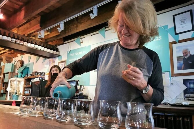 4-day Islay Platinum Whisky Tour - Whisky Included! With free pickup! - Tastings, tutored time, and how to pace your palate
