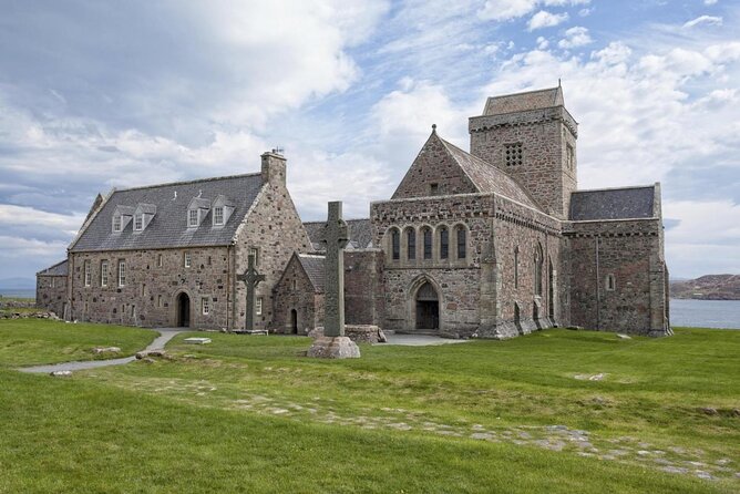 4-Day Magical Mull, Iona & West Highlands Small-Group Tour from Edinburgh - Inveraray and Luss on Day 4: castle town charm, then Loch Lomond views
