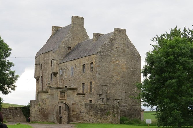4-Day Outlander Trail Tour from Edinburgh Including Admissions - Day 2: Clan Fraser ground, Glen Affric nature time, and Loch Ness options