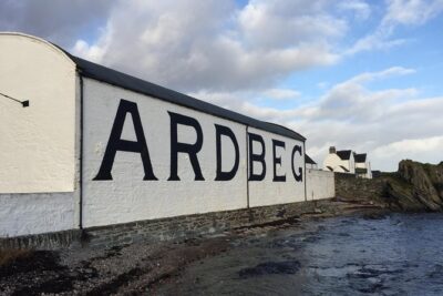 5 Day Islay Whisky Tour from Edinburgh - Day 1: Callander coffee, Oban distillery tour, and the ferry to Islay