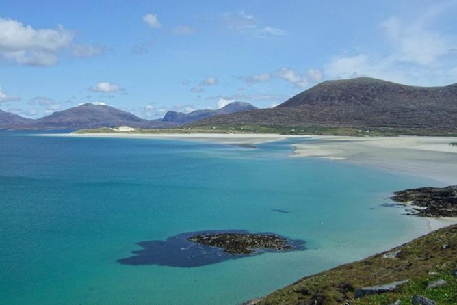 5-Day Outer Hebrides & the Scottish Highlands Small-Group Tour from Edinburgh - Day 2: Lewis’s Lighthouse, the Arnol Blackhouse, and That Black Pudding Moment