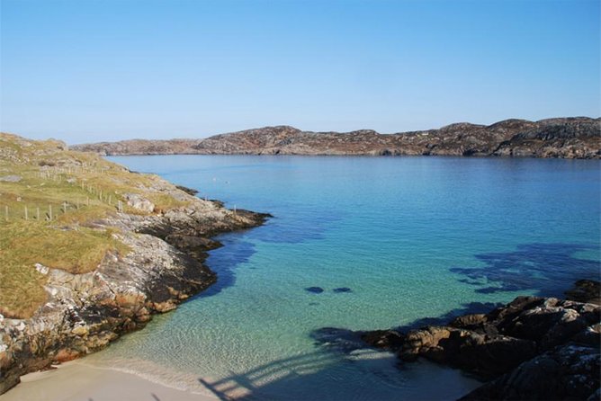 6-Day Outer Hebrides and Isle of Skye Small-Group Tour from Edinburgh - Harris Beaches and Tweed Myths, Then Portree as Your Skye Base