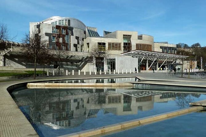 A History of Witchcraft in Edinburgh: A Self-Guided Audio Tour - Bake House Close and High Street: Tight Streets, Heavy Topics