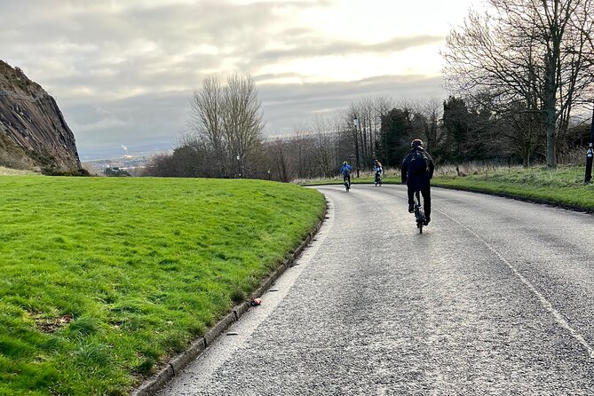 'A wee pedal's' E-bike tour of Arthur's Seat and beyond - Craigmillar Castle and the Holyrood Park climb: views with real momentum