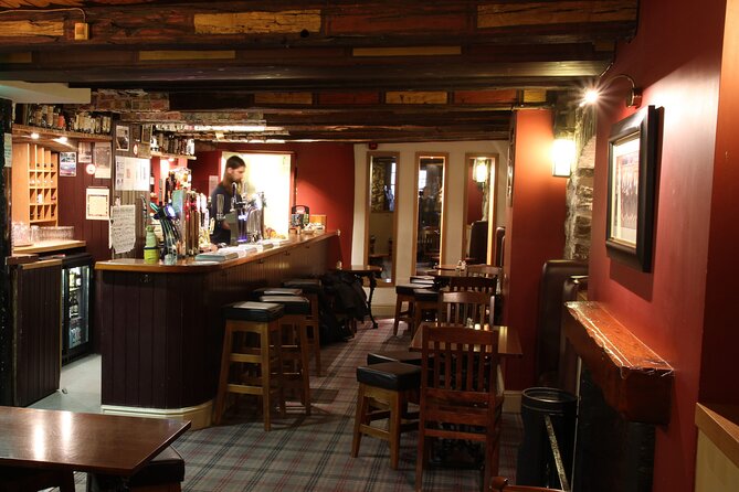 Afternoon Whisky Tasting in a Traditional Edinburgh Bar - Local Shop and Bar Advice You Can Use That Same Day