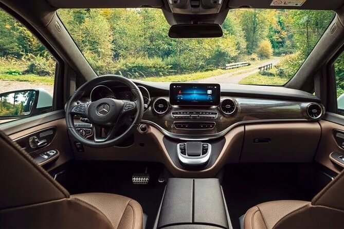 Arrival Transfer Edinburgh Airport EDI to Edinburgh by Minivan - Finding Your Chauffeur at EDI Without the Stress Hunt