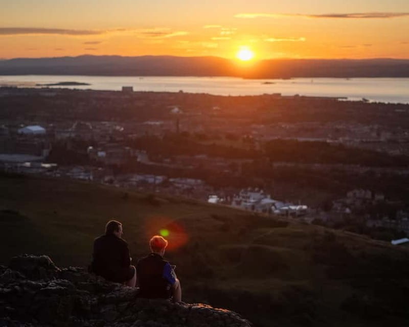 Arthur's Seat Hike: Sunset, Sunrise, Daytime - What You Should Bring (and the One Rule That Catches People)