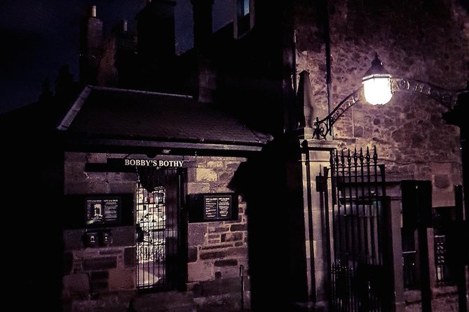 City of the Dead Haunted Graveyard Tour - Meeting at St Giles Cathedral on Edinburgh’s Royal Mile