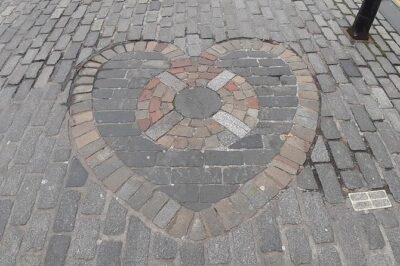 Curious Tales of the Royal Mile - Private Walking Tour - Starting at Castlehill and stepping into Old Town drama