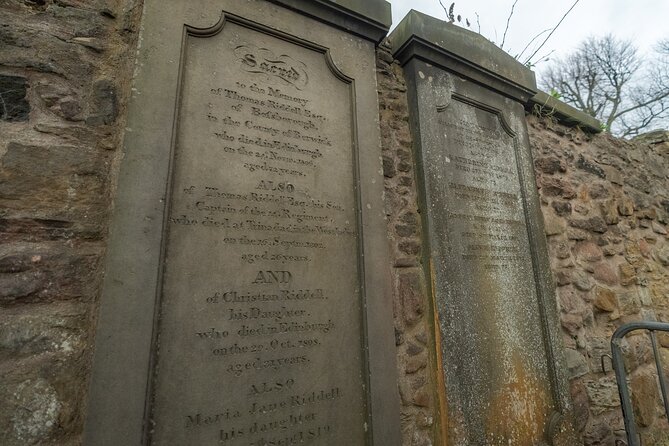 Dark History and Ghost Tour of Edinburgh - Victoria Street and Diagon Alley: magic connection, darker angle