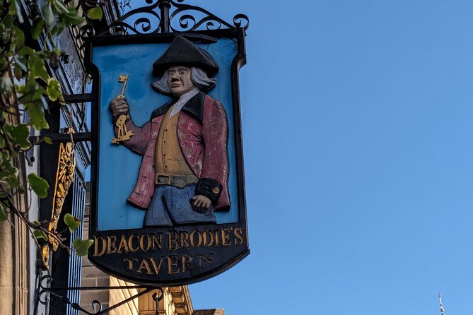Dark History and Ghost Tour of Edinburgh - Greyfriars Kirkyard: poltergeists, body-snatching, and burial alive claims