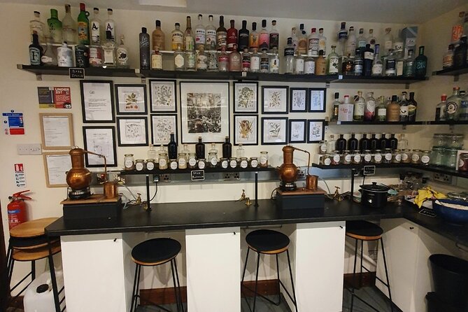 Distill a bottle of Gin on mini copper stills - Where it fits on your Edinburgh trip