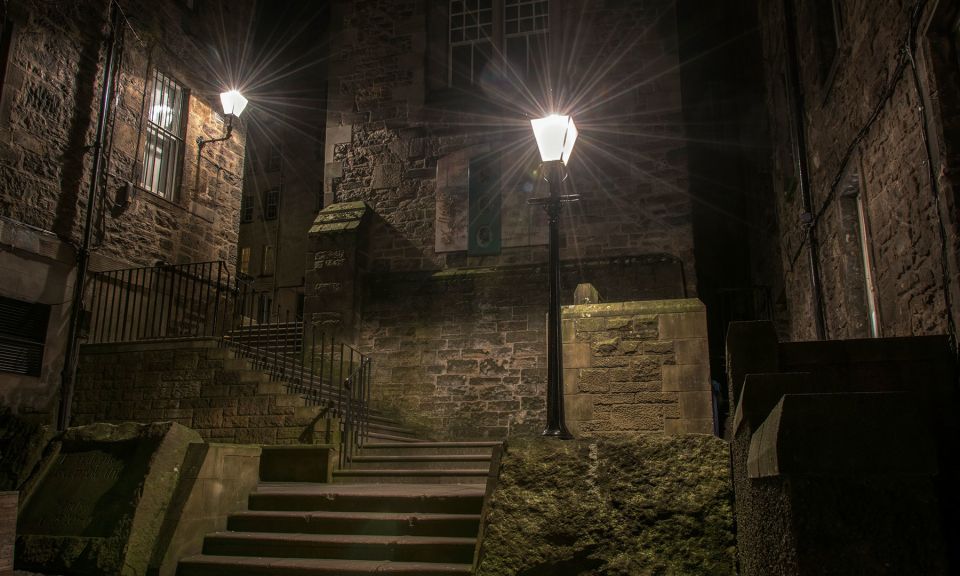 Edinburgh: 2-Hour Ghost Tour in Spanish - Calton Hill viewpoints (and a possible Arthur Seat moment)