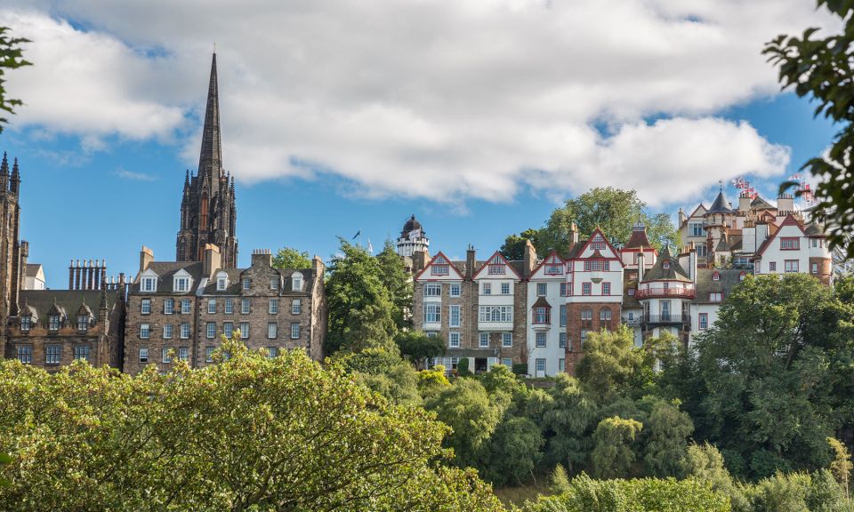 Edinburgh: 3-Hour Historical Walking Tour in Italian - Who should book this tour (and who might skip it)