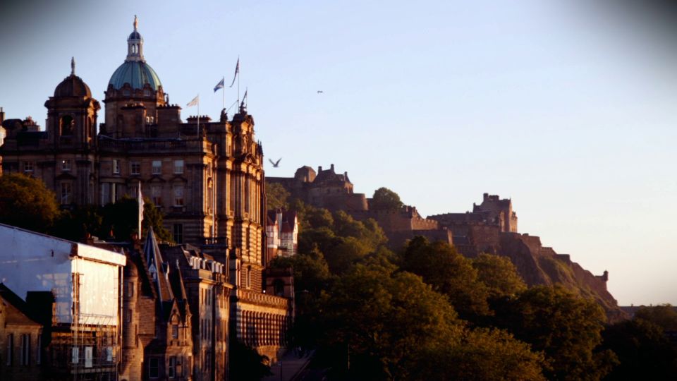 Edinburgh: 3-Hour Historical Walking Tour in Spanish - Who should book this Spanish historical walking tour?