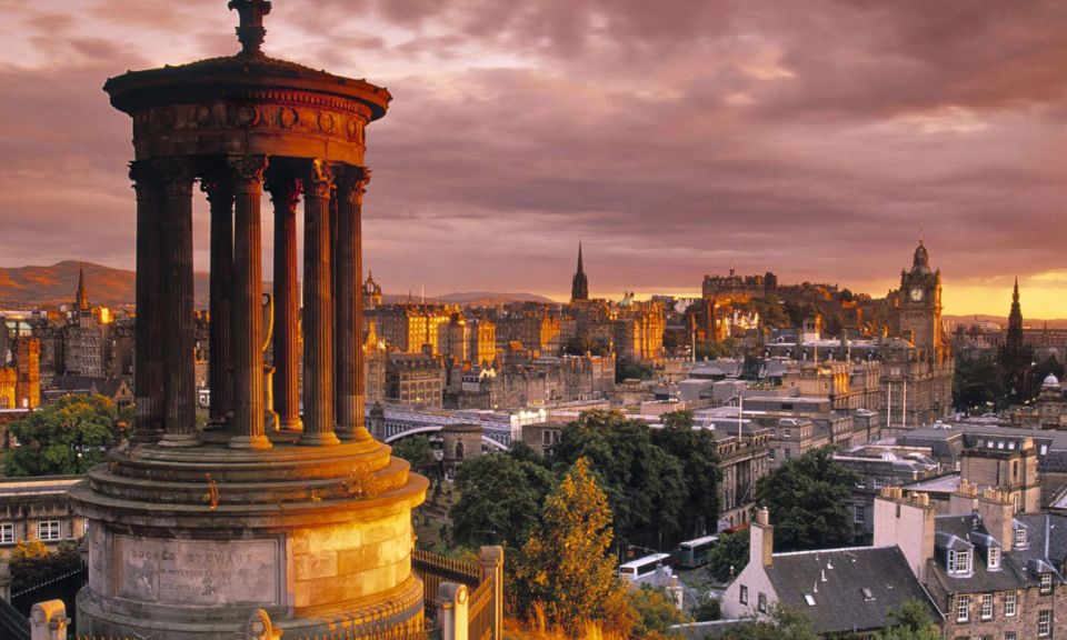 Edinburgh: 3-Hour Historical Walking Tour in Spanish - Meeting at 190 High Street and starting on the right foot