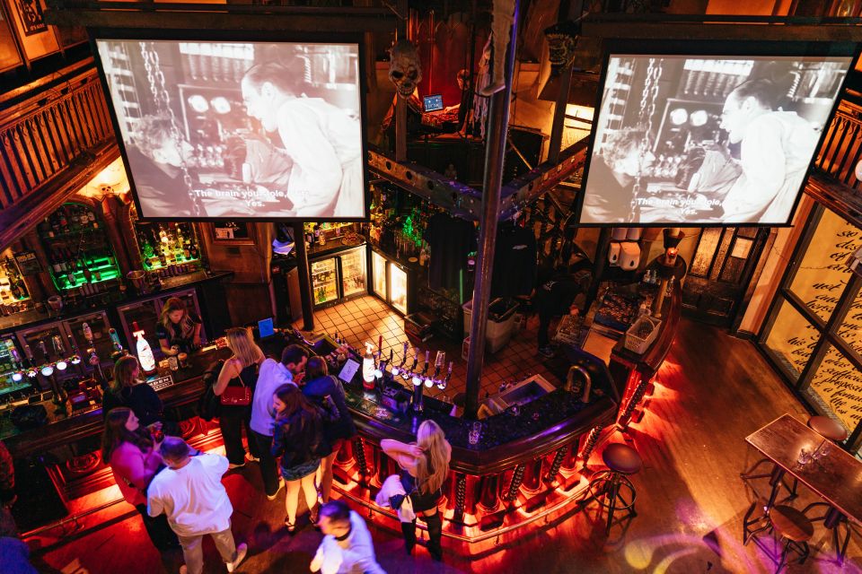 Edinburgh: 7 Bar Pub Crawl with 7 Shots & Discounts - Skip-the-line, VIP club entry, and no cover: why it matters in Edinburgh