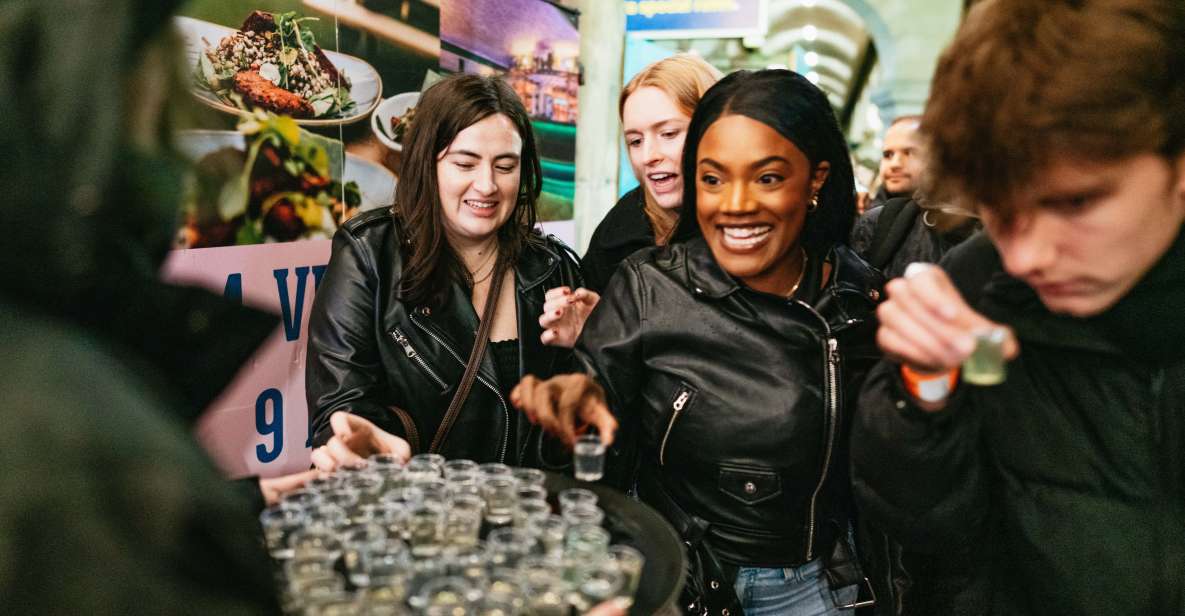 Edinburgh: 7 Bar Pub Crawl with 7 Shots & Discounts - The people factor: how well this works for solo travelers (and introverts)