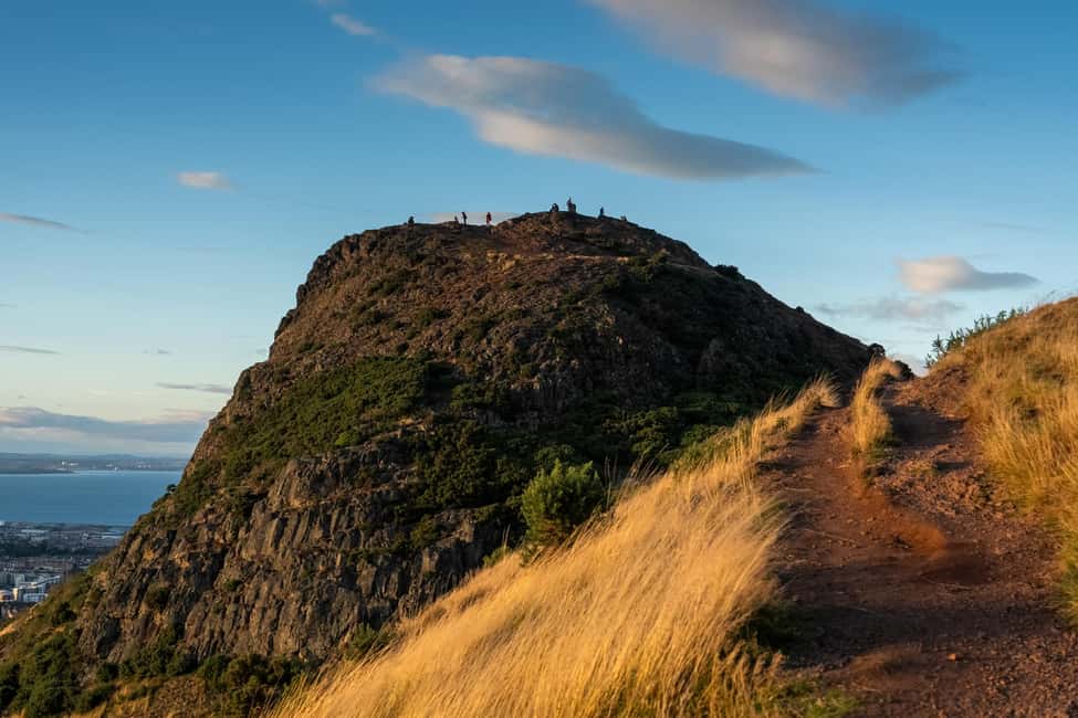 Edinburgh: Arthur's Seat Hike with Mountain Guide - What to bring (and wear) so you don’t slow the group