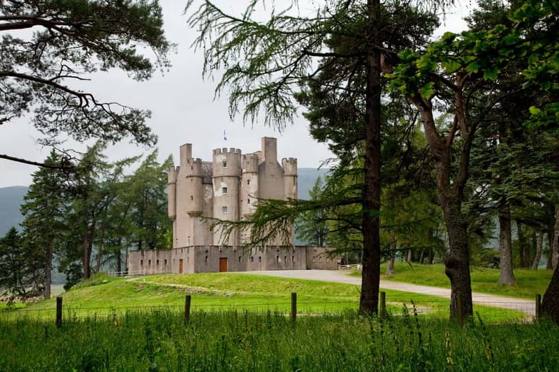 Edinburgh: Balmoral Castle and Scone Palace Royal Tour - From Edinburgh Pickup to the Forth Bridges: Your Day Starts in Motion