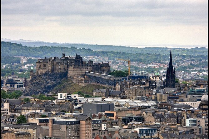 Edinburgh Castle Guided Tour - Tickets Included - Guides, pacing, and what their style tends to focus on