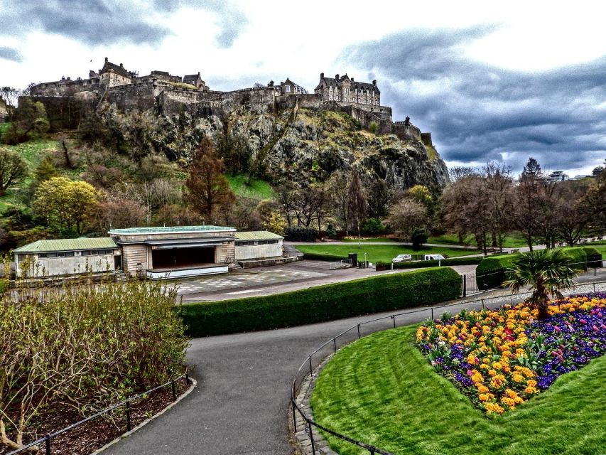 Edinburgh Castle: Guided Tour with Tickets Included - Edinburgh Castle in 90 minutes: what the guided walk covers
