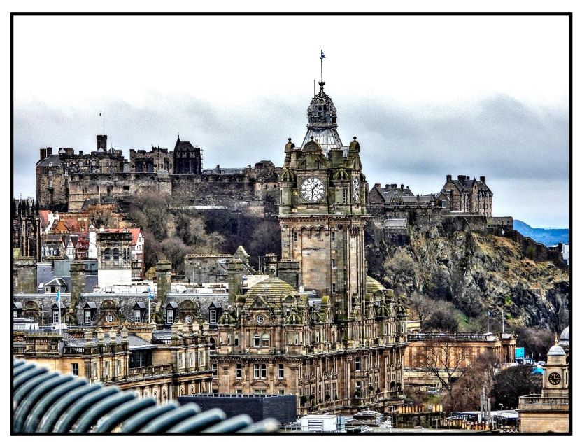 Edinburgh Castle: Guided Tour with Tickets Included - Inside the Castle: how the guide brings 3000 years to life
