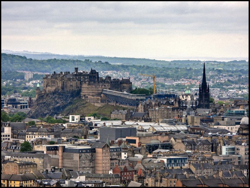 Edinburgh Castle: Guided Tour with Tickets Included - Meeting point at St Giles Cathedral: how to start without stress