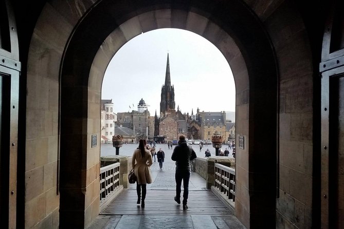 Edinburgh Castle Guided Walking Tour in English - Key highlights (what makes this one worth your time)