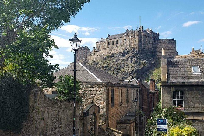Edinburgh Castle Guided Walking Tour in English - Edinburgh Castle grounds with your guide: what you’ll see