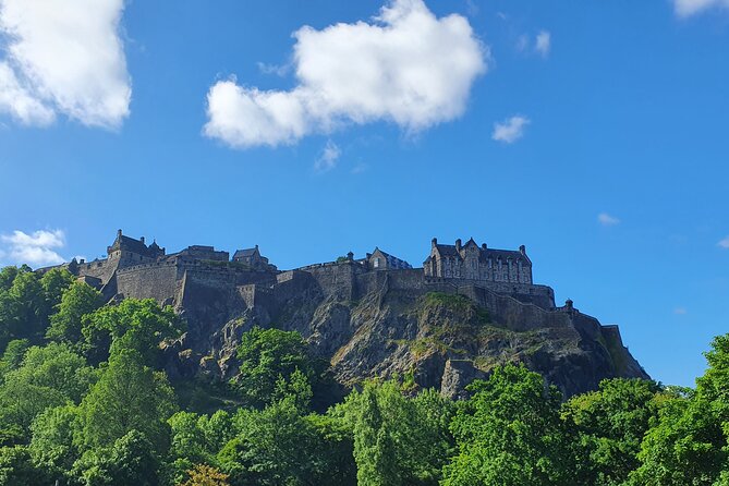 Edinburgh Castle Highlights Tour with Tickets, Map, and Guide - Enter Edinburgh Castle: Gatehouse Access and Photos Without the Rush