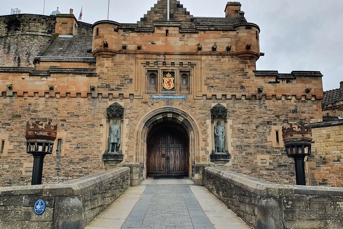 Edinburgh Castle Highlights Tour with Tickets, Map, and Guide - Crown Square Finale: Royal Palace, Scottish Crown Jewels, and Time After the Tour