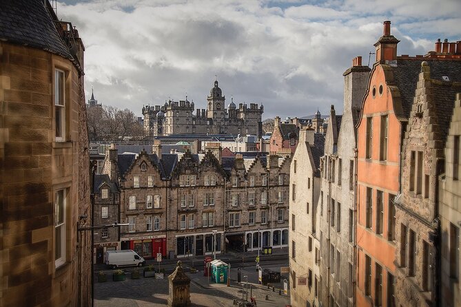 Edinburgh Castle & Royal Mile Walking Tour - Ticket Included - Writers’ Museum, Victoria Street, and the Grassmarket: literature and character you can spot