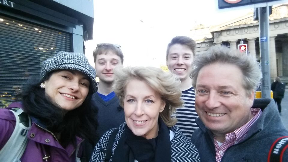 Edinburgh: Child-Friendly Tour with a Local Friend - Key things that make this tour work for families