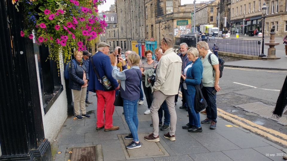 Edinburgh: City Highlights Private Guided Walking Tour - Where you meet and how to set up a smooth start at Usher Hall