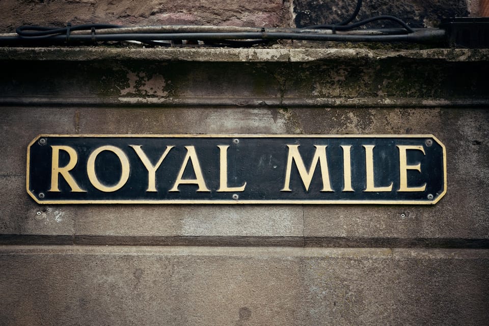 Edinburgh: City Highlights Walking Tour - National Museum of Scotland as the finish line