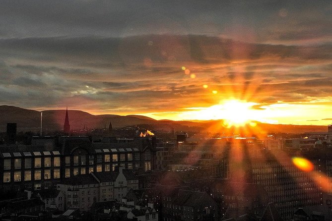Edinburgh - Dark History - Walking the Royal Mile With Dark Stories That Feel Grounded