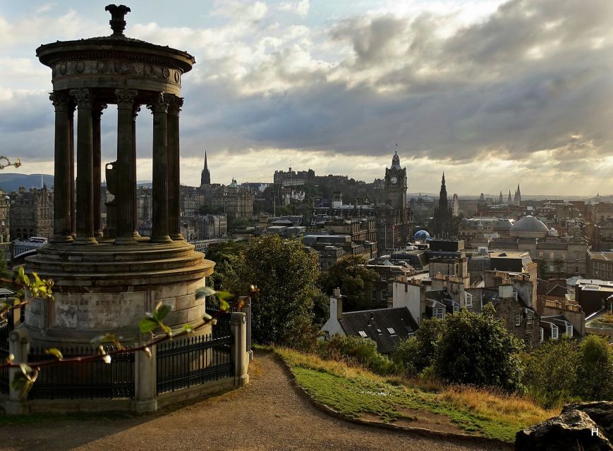 Edinburgh: Dark History Royal Mile Walking Tour - Small-Group Feel and Language: What to Expect from the Guide