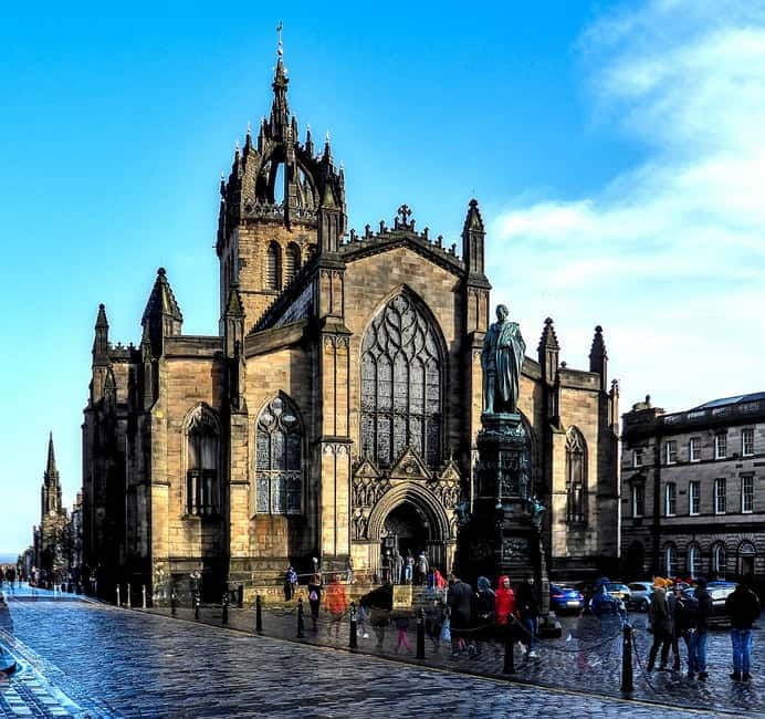 Edinburgh: Dark History Royal Mile Walking Tour - Old Town Story Stops: Hidden Corners and Lesser-Known Landmark Details