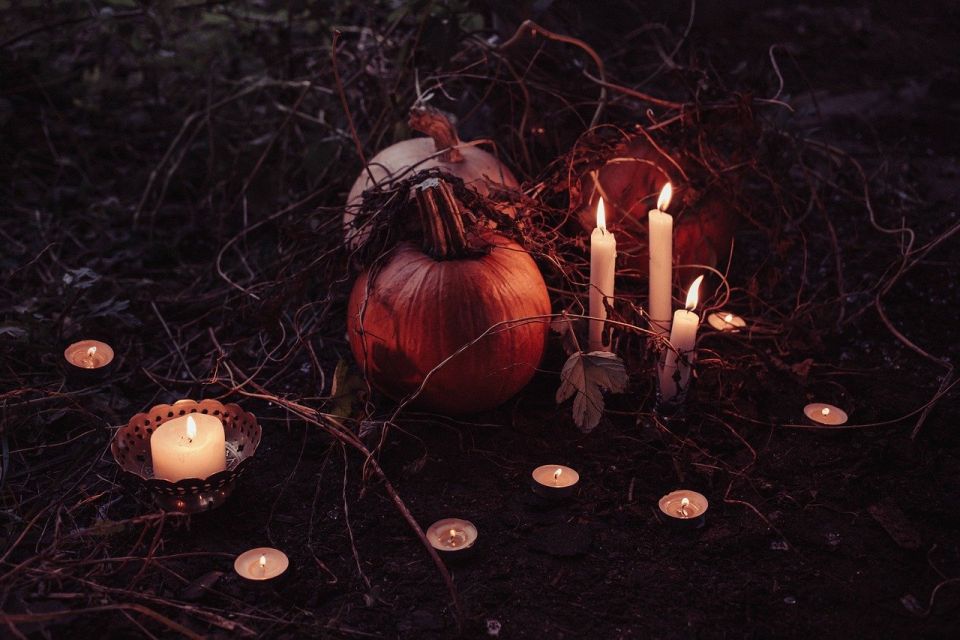 Edinburgh: Dark Secrets of the Old Town Halloween Tour - Old Calton Cemetery: eerie pauses plus city views