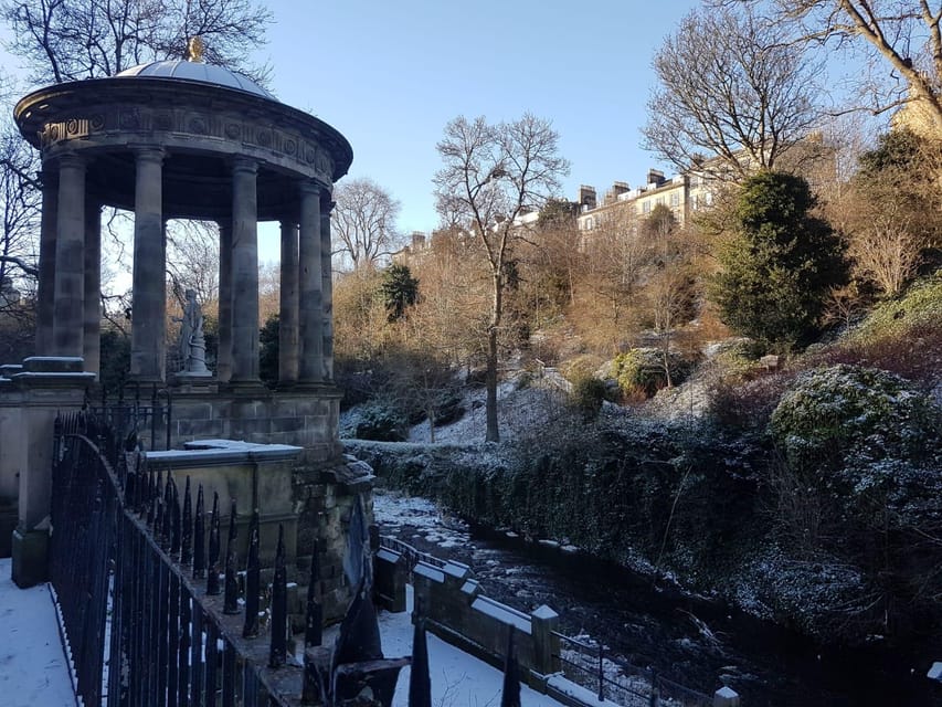 Edinburgh: Dean Village and Circus Lane Walking Tour - Circus Lane: a cozy street you can’t fully appreciate alone