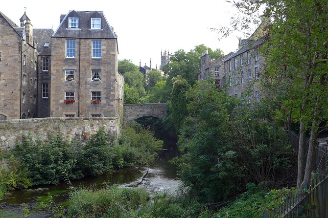 Edinburgh: Dean Village Circus Lane Walking Tour with a Local - Scott Monument: a quick hit of the Gothic rocketship and Walter Scott’s legacy
