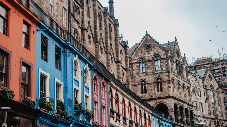 Edinburgh: Discover Edinburgh's Old Town Walking Tour - Getting your bearings fast on Edinburgh’s Old Town