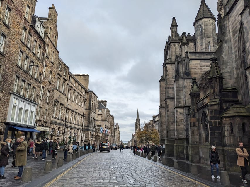 Edinburgh Express: Small-Group Walking Tour in French - Key things I’d circle before you book