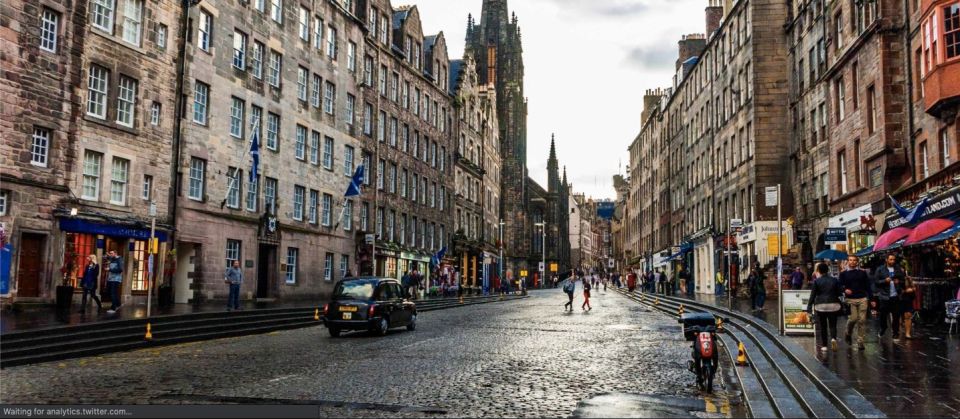 Edinburgh: Extreme Paranormal Underground Ghost Tour - Going Down to the Underground Vaults: Stairs, Tight Space, and Eeriness