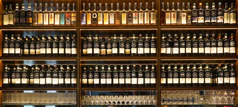 Edinburgh: Food & Drink Tasting Tour - The Guides: Where the Stories Actually Help