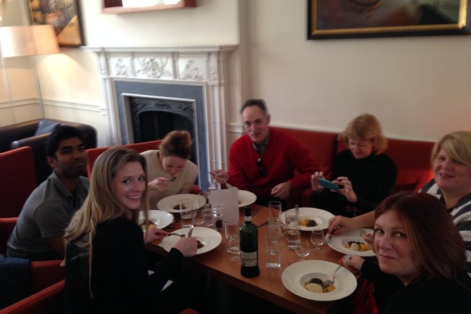 Edinburgh Food & Drink Tour with EatWalk Tours - What You’ll Taste: Scottish Staples, Paired Drinks, and the Role of the Guide